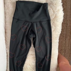 Beach Riot heart leggings